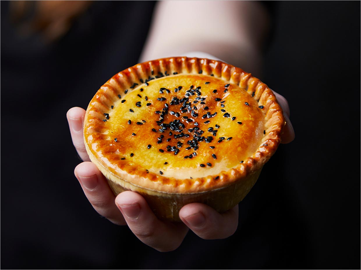 英國Snap Pies植物性素食餡餅食品包裝設(shè)計之實(shí)物照片